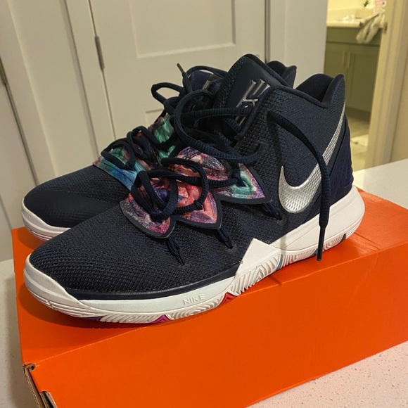 Kyrie Basketball Sneakers - Picture 1 of 2